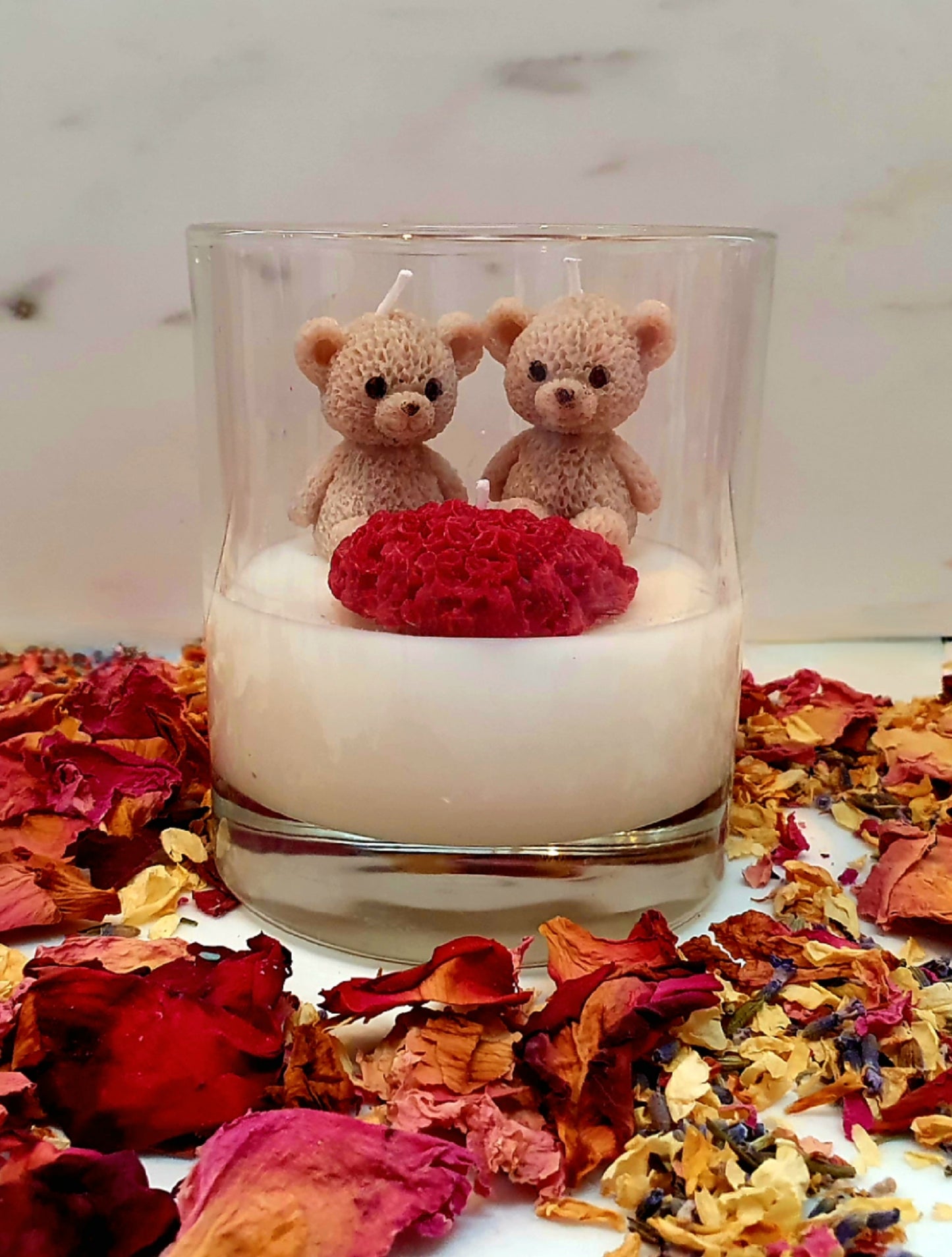 Teddies in love set in a 30cl glass